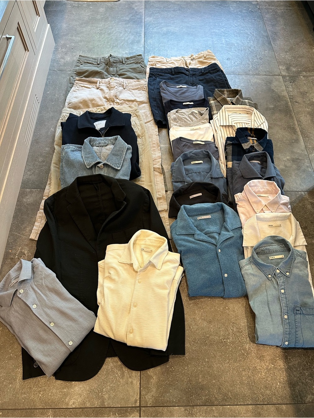 O.N.S. NYC Men’s Clothing Lot – Fall/Summer Wardrobe  – S/M 
24 pieces